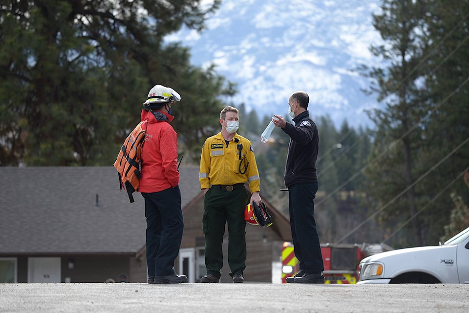 Ice rescue on Shannon Lake. Phil McLachlan, Kelowna Capital News.