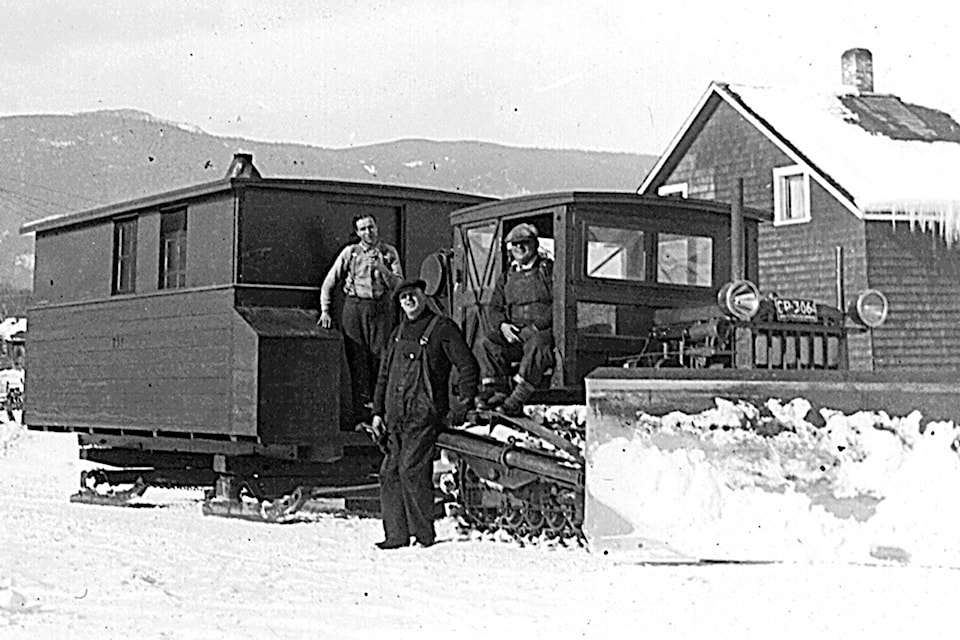 24578800_web1_210724-SAA-history-pictures-road-clearing_1