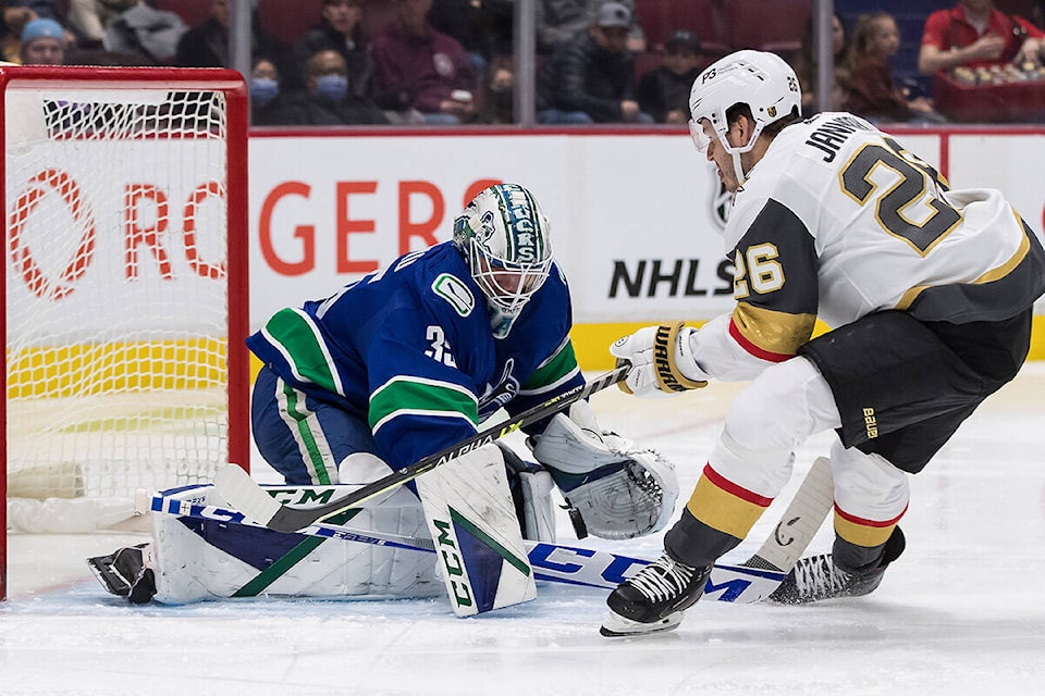 28677081_web1_220403-CPW-Golden-Knights-Canucks-canucks_1