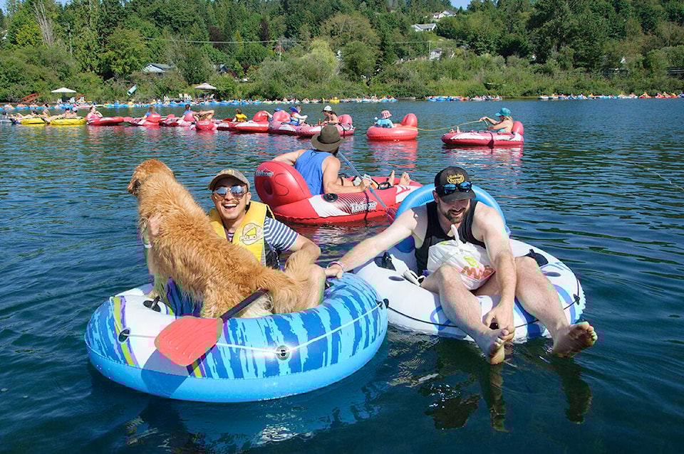 29158171_web1_tubers-w-dog