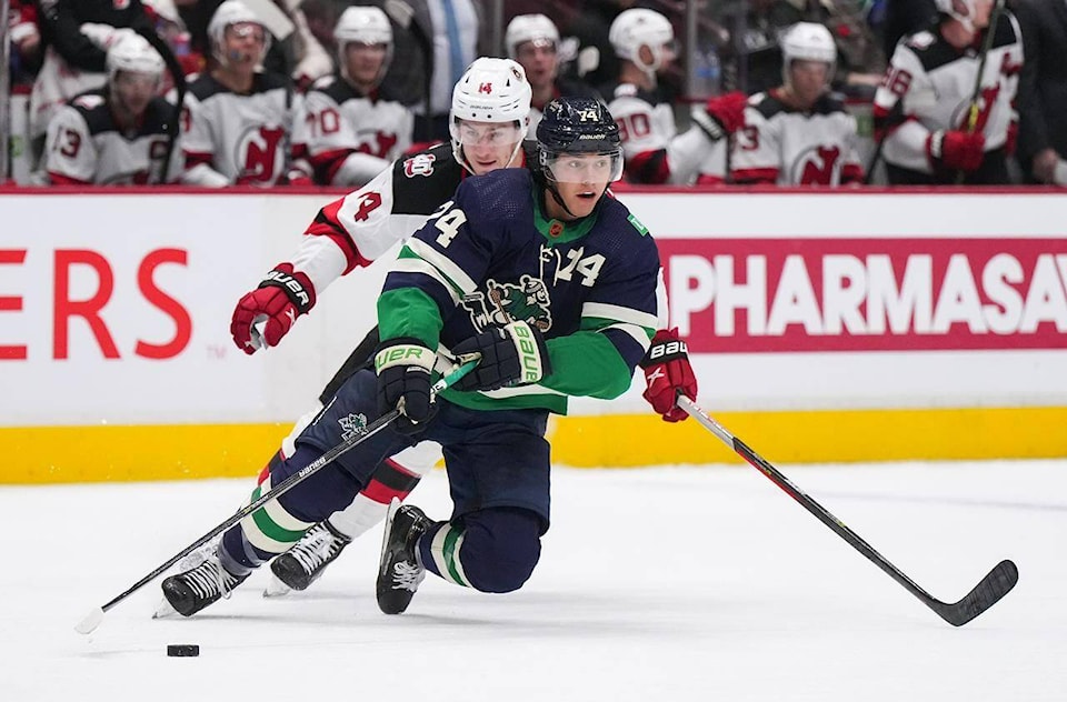 Blackwood shines as New Jersey Devils down struggling Vancouver Canucks 5 2 Salmon Arm Observer