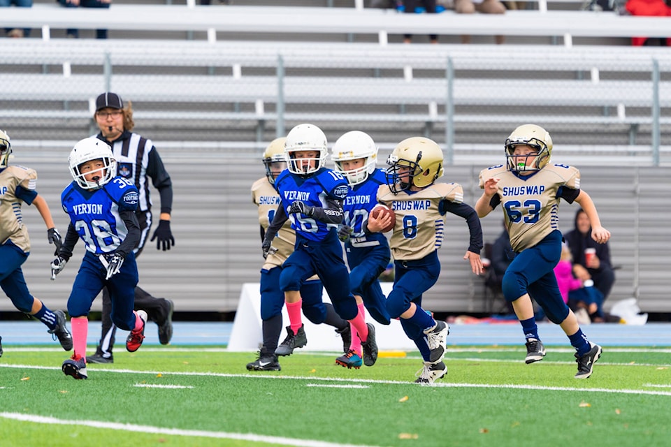 30917316_web1_221109-SAA-Chargers-football-chargers_1