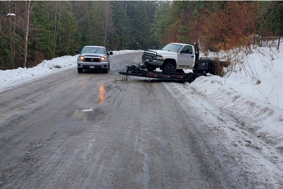 31573783_web1_230118-SAA-larch-hills-road-icy-truck_1