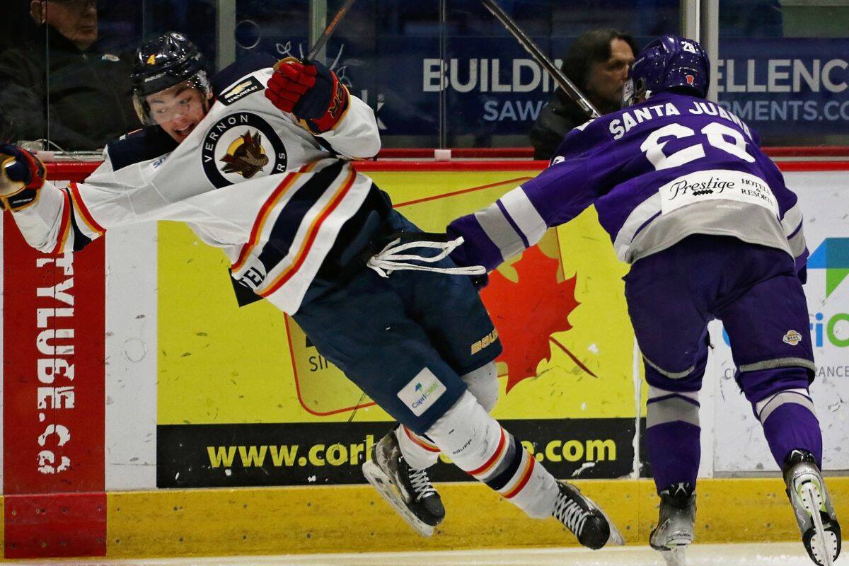 Salmon Arm dims the lights on Vernon’s season with emphatic game four