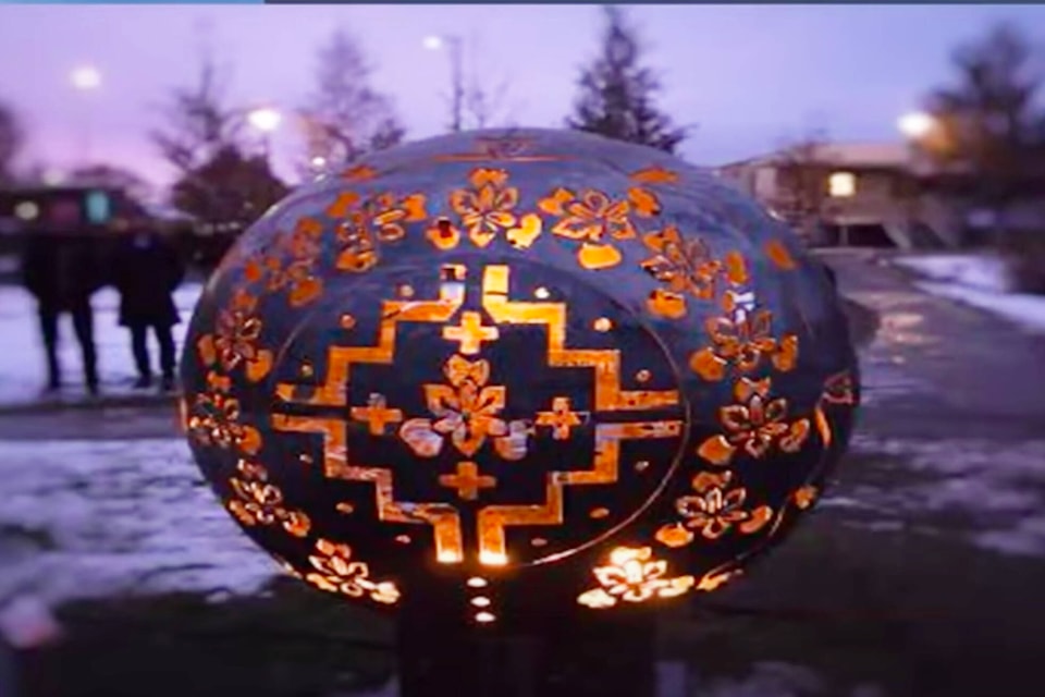 33035330_web1_230202-EVN-landmark-art-project-lantern_1