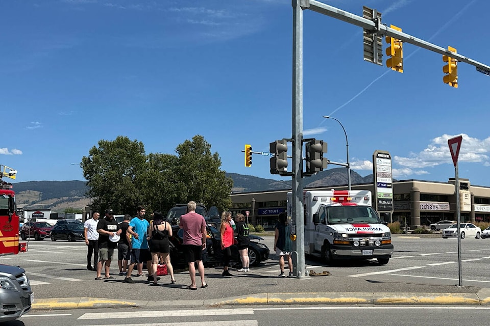 33383454_web1_230727-KCN-Crash-CrashKelowna_1