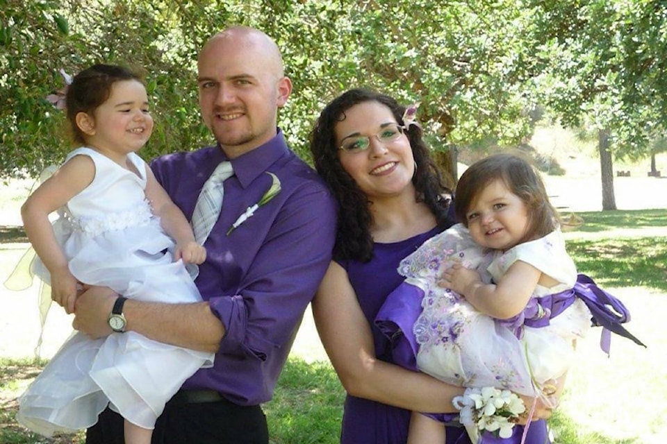 33598229_web1_9910967_web1-KCN