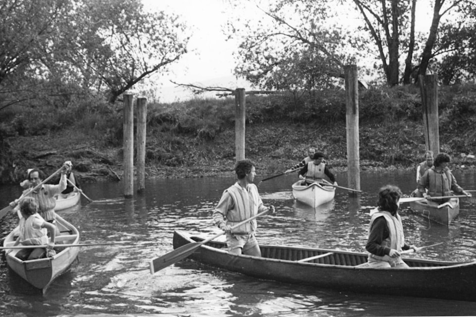 33742366_web1_230830-SAA-history-canoe-lessons