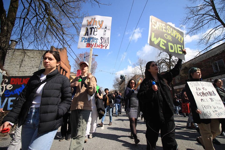 web1_230414-bpd-oppenheimer-drug-death-march_8