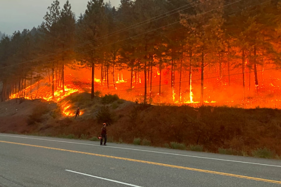 web1_230828-bpd-kookipi-wildfire-hwy1-remains-closed_1