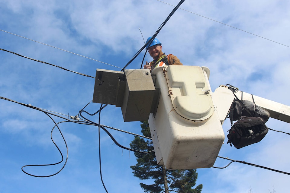 web1_191031-trl-wind-repair1