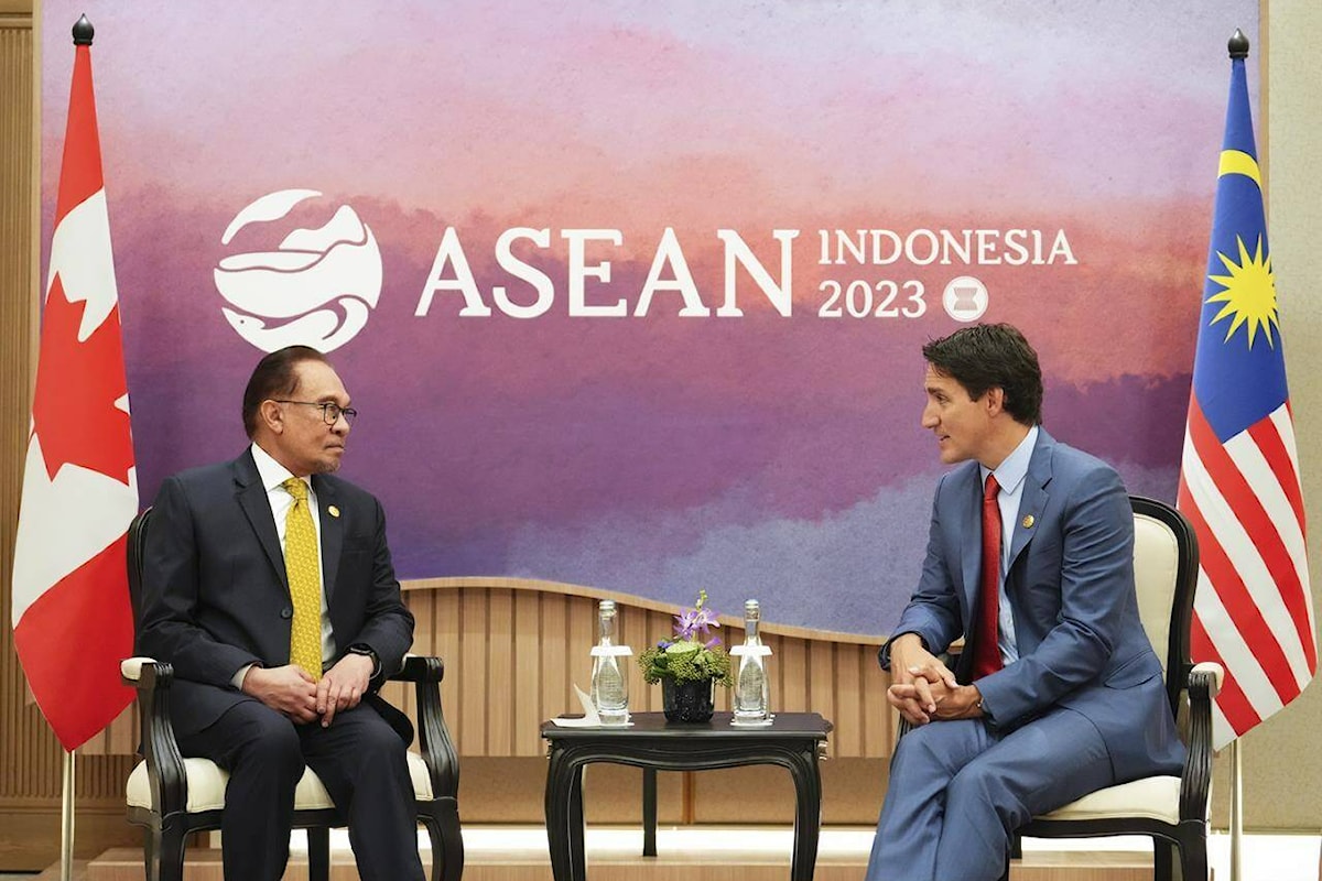 동남아시아는 경제적 평화와 안정을 위해 캐나다를 기대합니다.