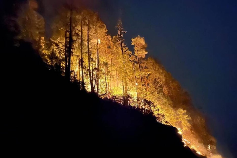 web1_220911-mrn-rh-stavelakeforestfire-wildfire_4