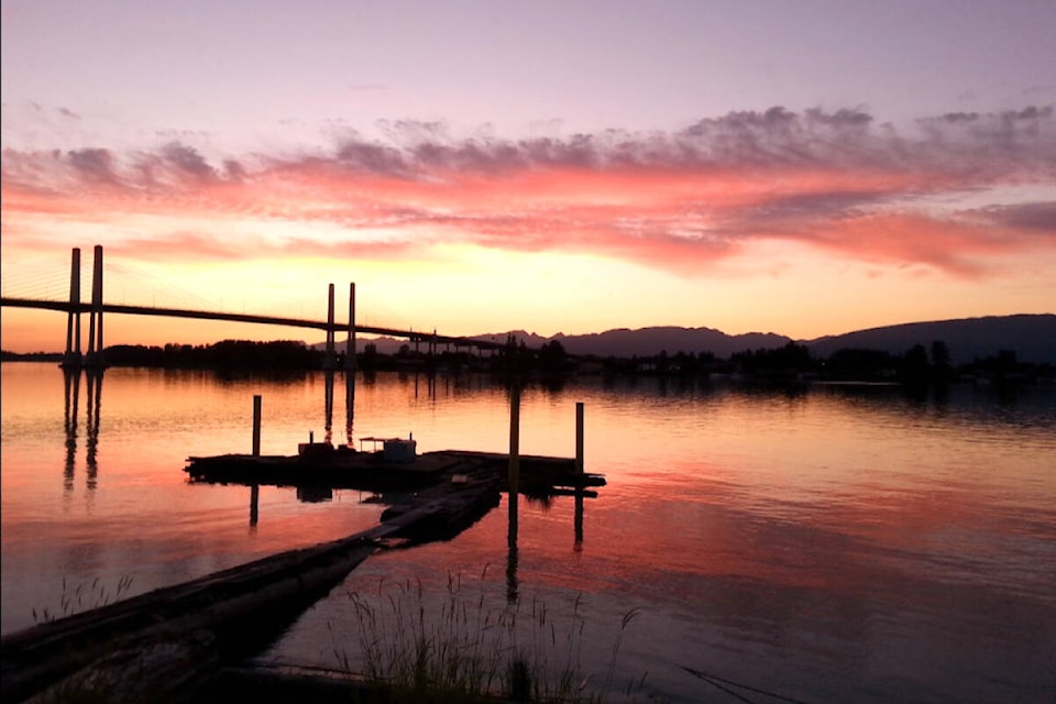 web1_230901-lat-rh-lensscwartzsunset-jodey_1