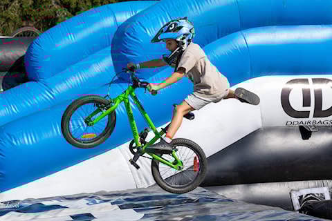 Port Alberni brings back airbag session for young bike riders Alberni Valley News
