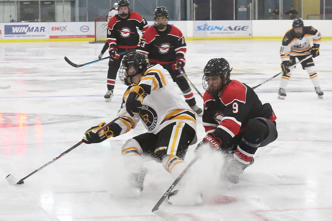 Nanaimo Buccaneers play first-ever game as a junior A hockey team