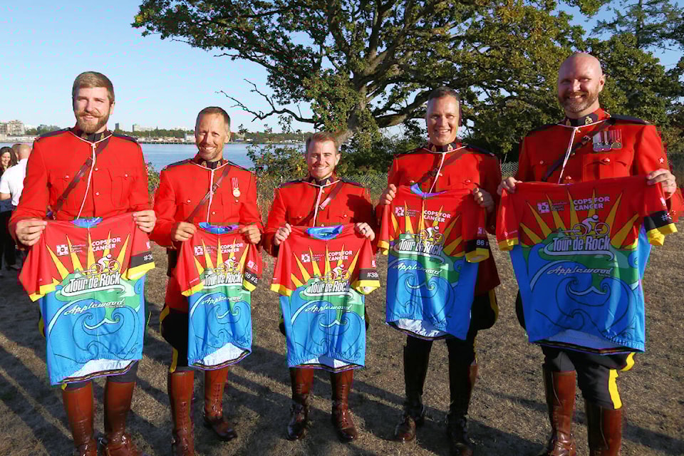 web1_230914-gng-wsrcmp-copsforcancer-pic_1