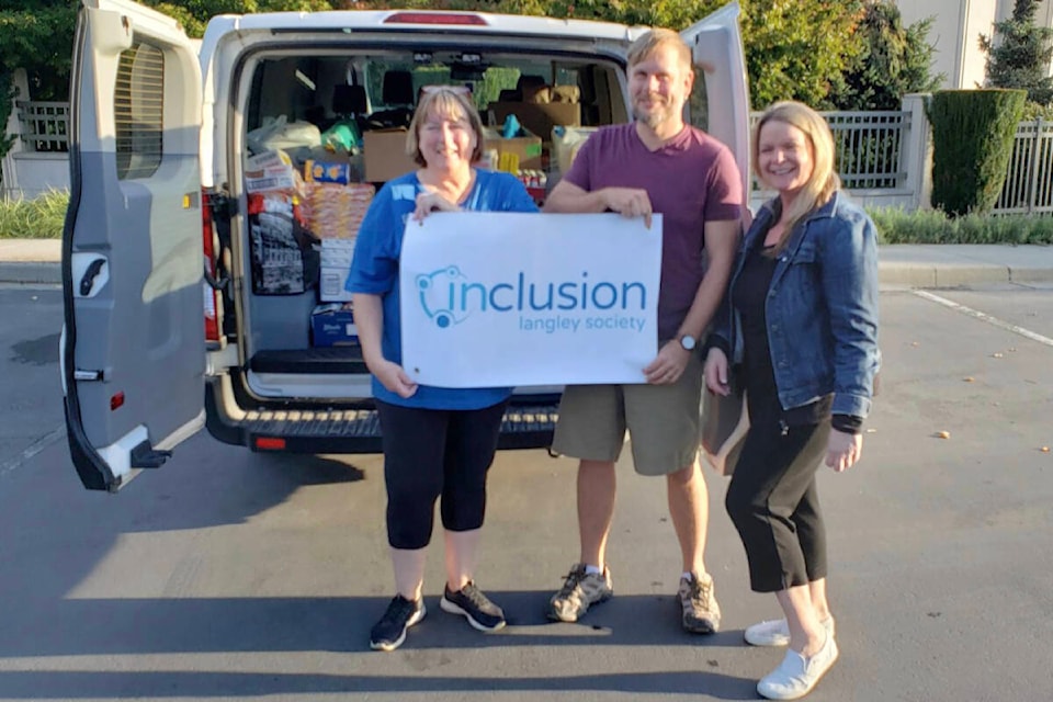 web1_230915-lat-hc-inclusionlangleyfooddrive-pics_2