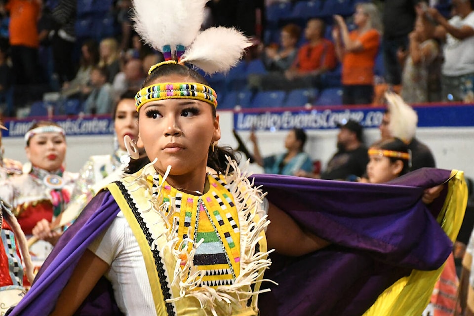 web1_230916-lat-ke-stalewpowwow-_3