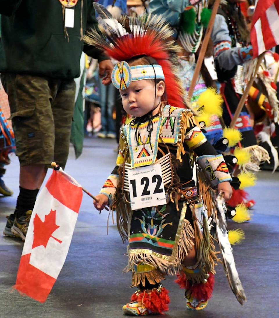 web1_230916-lat-ke-stalewpowwow-_5