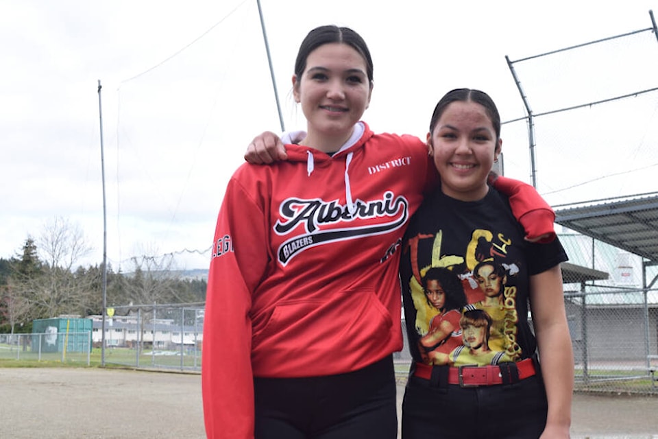 web1_230503-avn-naig-softball-again_1