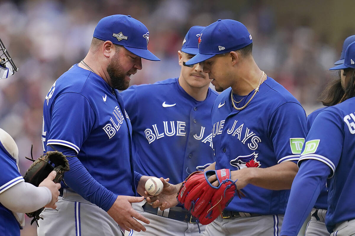 Bassitt allows 9 runs in Blue Jays debut as Toronto drops 2nd