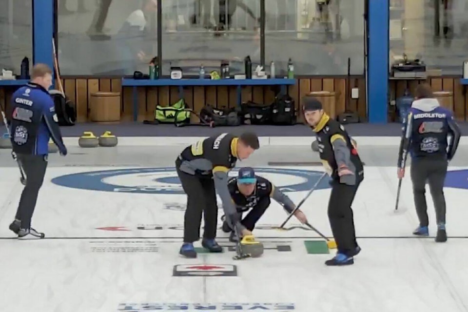 web1_231005-vms-curling-_1