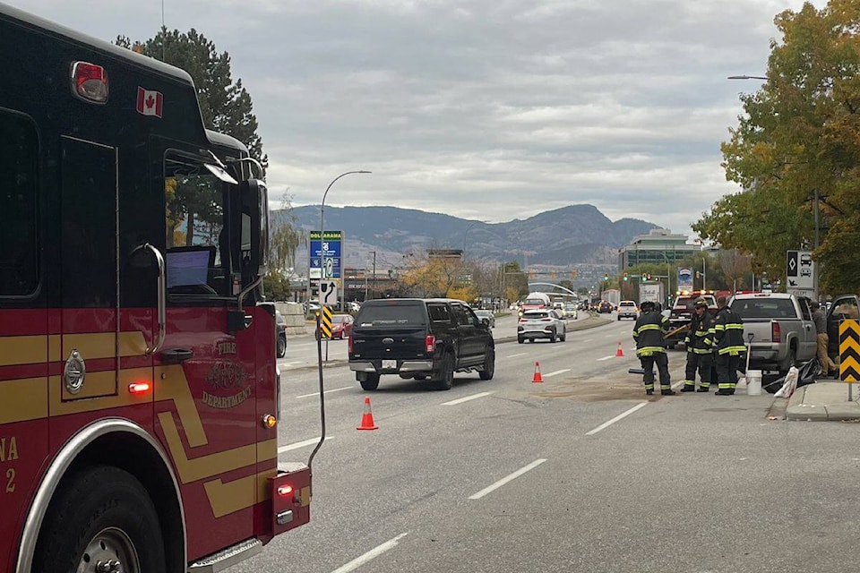 web1_231018-kcn-2-truck-crash_1