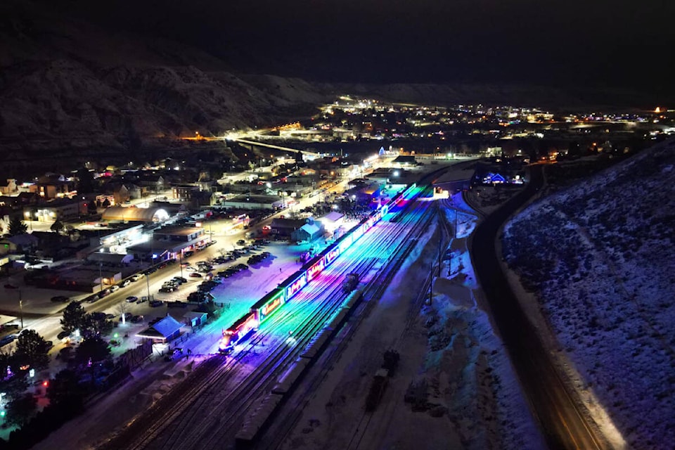 web1_231019-acc-holiday-train-holidaytrain2022_1
