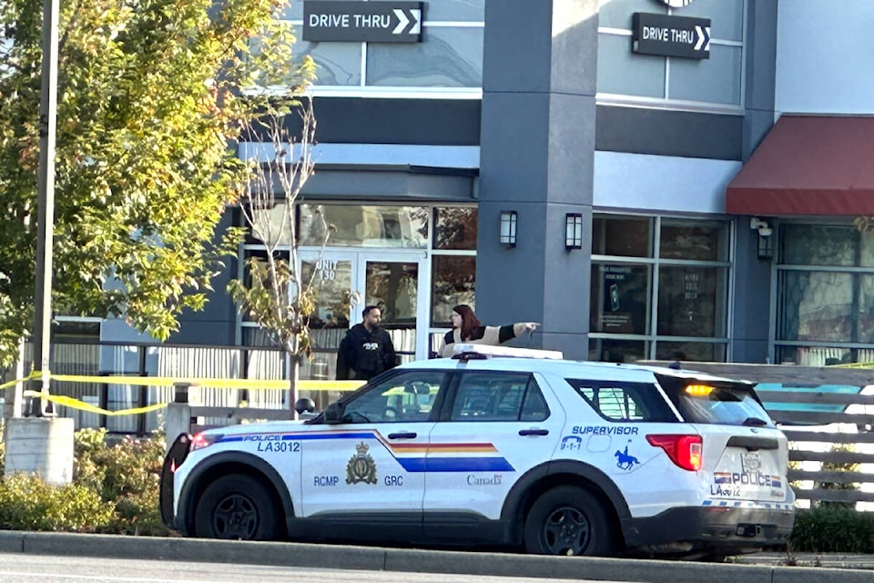 web1_231026-lat-ke-murrayvilleshooting-_1