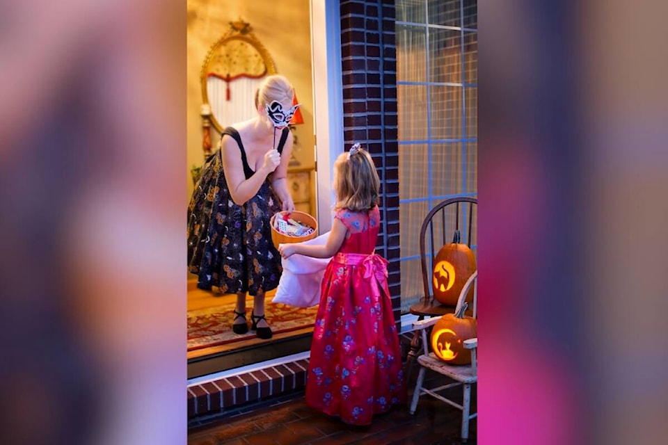 web1_231102-kcn-halloweensafety_1