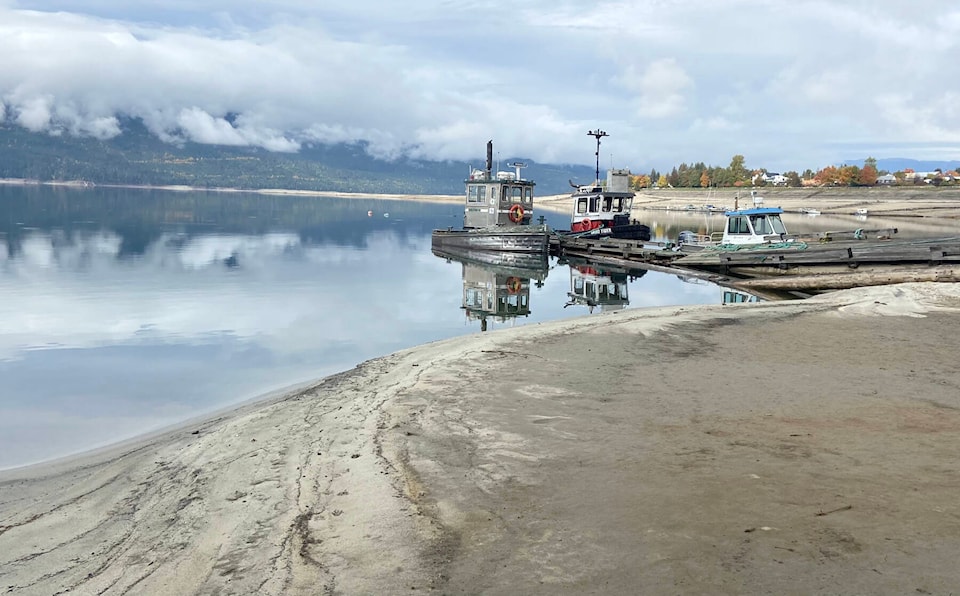 web1_copy_231026-nal-water-levels-low-1_1