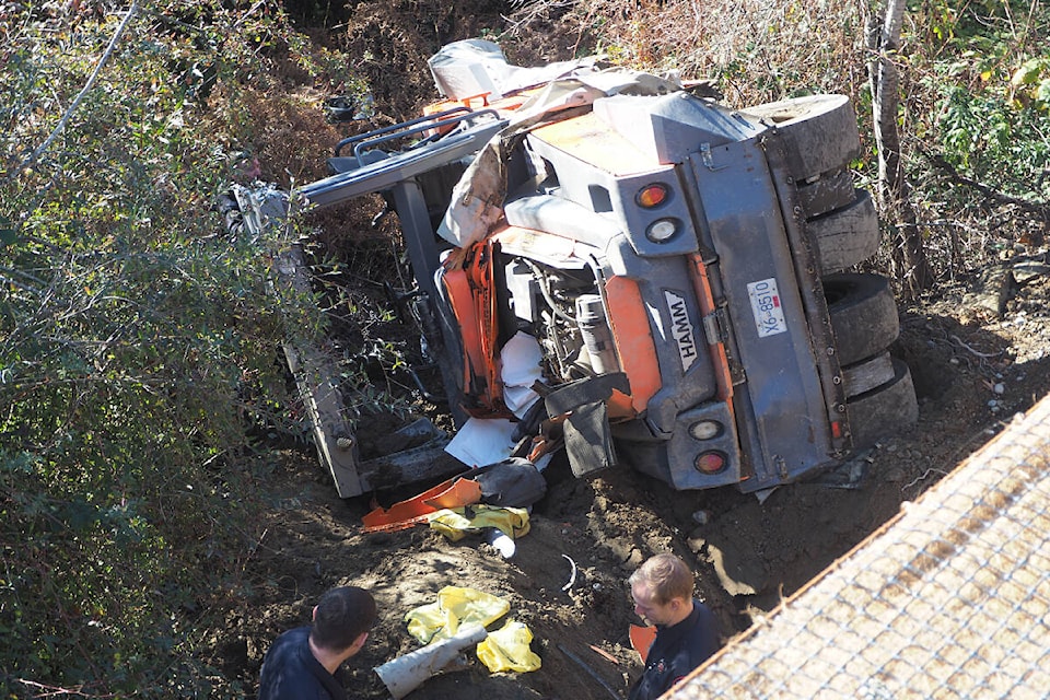 web1_copy_231030-nbu-pavement-compactor-down-_1