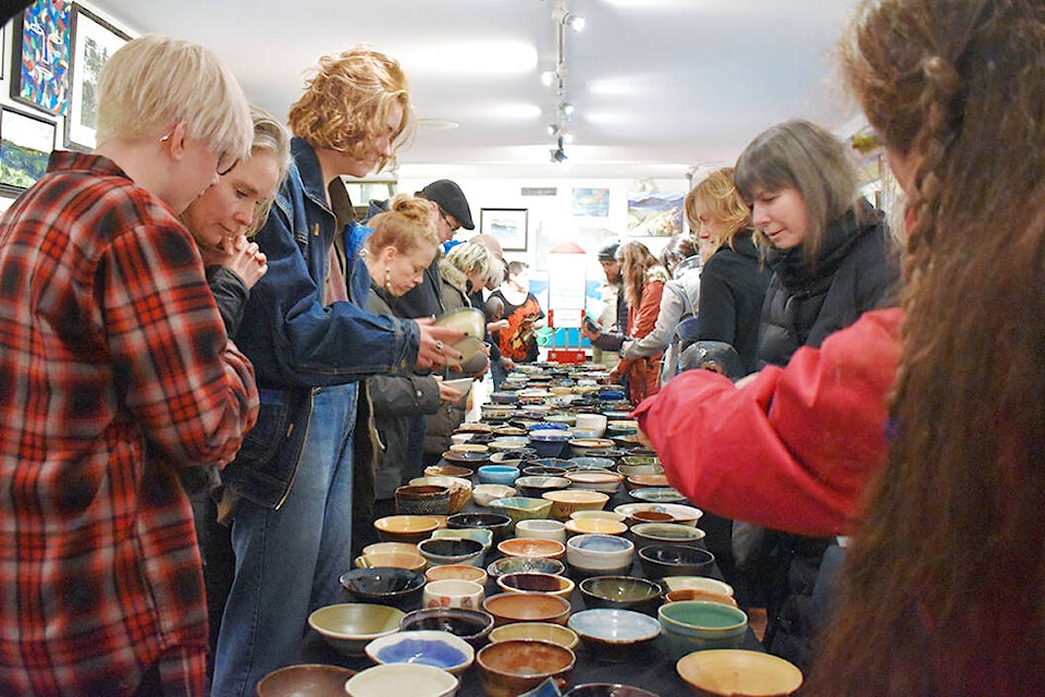 web1_191115-pwn-soup-bowls-002b_ne20191120111610763