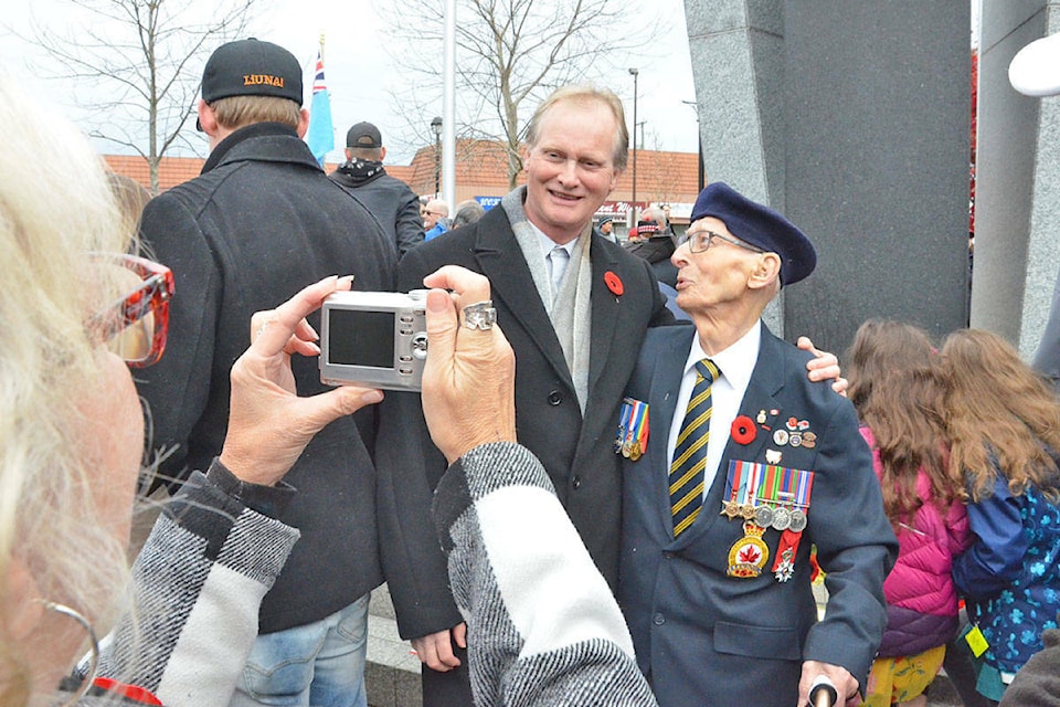 web1_201026-lat-remembrance-day-langley-city-file_1