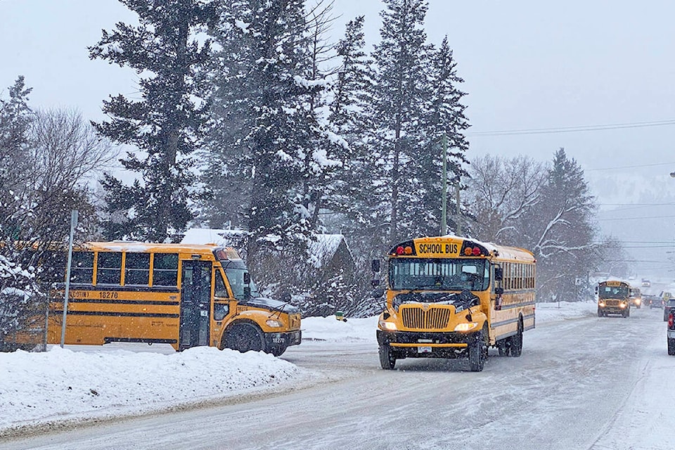 web1_210210-wlt-bussescold1