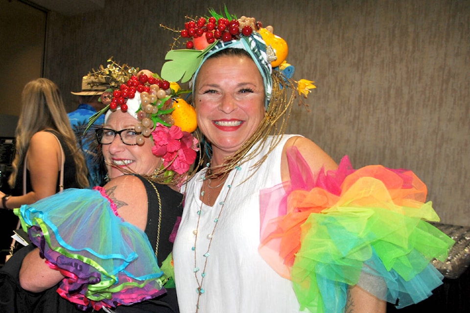 There were 320 who attended the 91ԭ Memorial Hospital Foundation’s 32nd annual gala Saturday, some in Havana-themed costumes, other simply opting to wear bright clothes, straw hats, or sport flowers in their hair. (Roxanne Hooper/91ԭ Advance Times) 