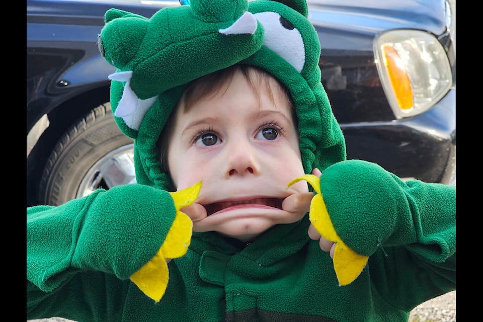 Trick-or-treaters took over Aldergrove’s downtown core on Halloween for an afternoon Aldergrove Business Association event that saw multiple businesses handing out candy. (Dan Ferguson/91ԭ Advance Times) 