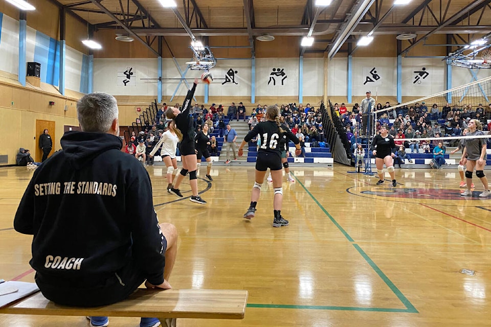 web1_231102-wlt-school-volleyball--lake-city-school-wlt-falcons_10