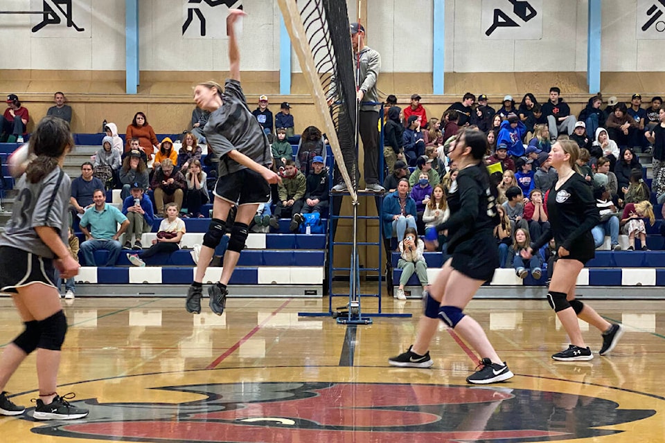 web1_231102-wlt-school-volleyball--lake-city-school-wlt-falcons_2