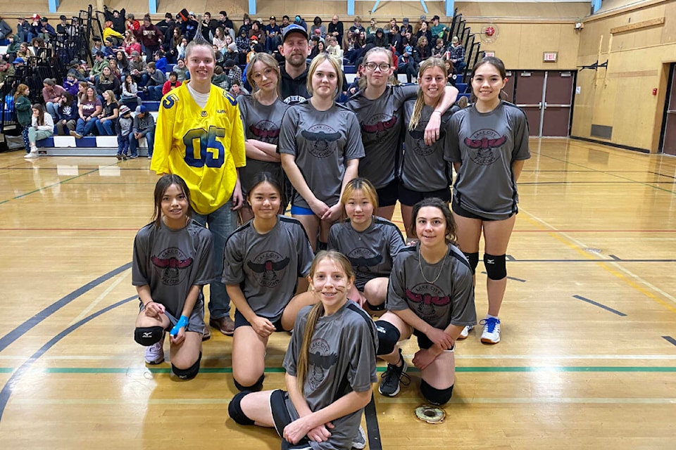 web1_231102-wlt-school-volleyball--lake-city-school-wlt-falcons_4