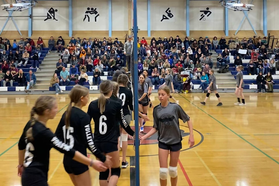 web1_231102-wlt-school-volleyball--lake-city-school-wlt-falcons_8