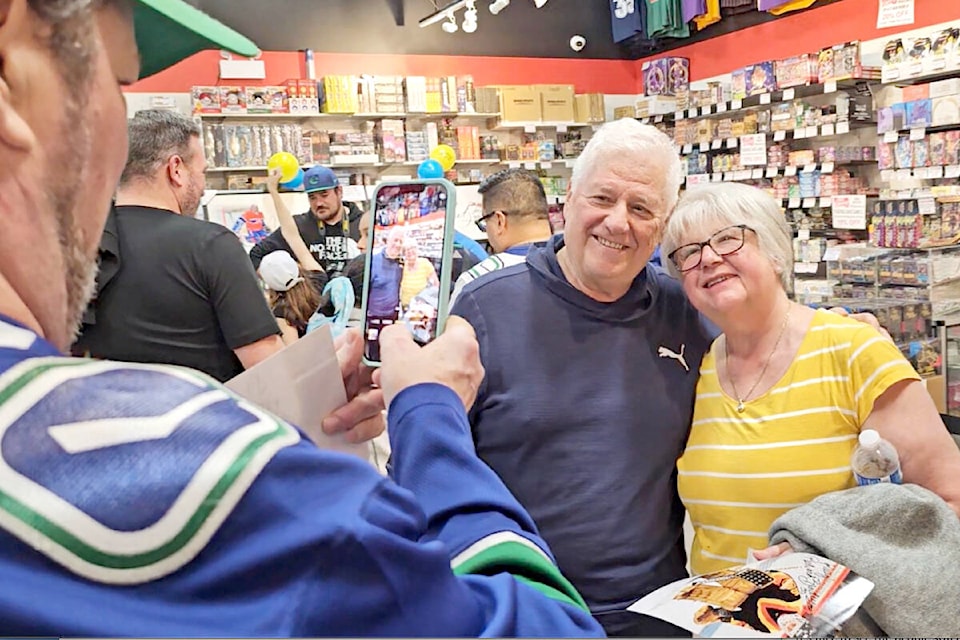 Canucks store hours 2025