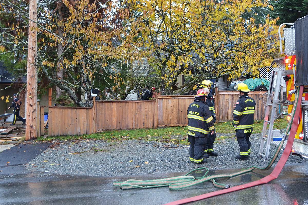 Firefighters put out trailer and vehicle fire in Nanaimo Nanaimo News
