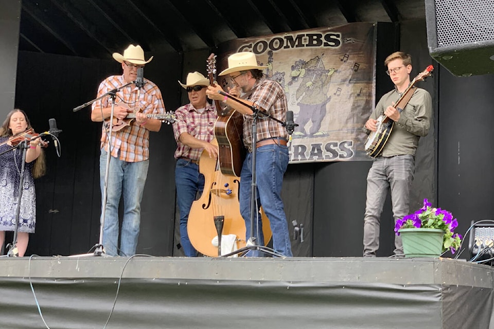 web1_231108-pqn-bluegrass-hof_1