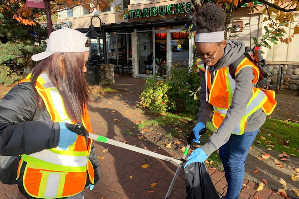 web1_231109-gng-litterpickup-sub_1