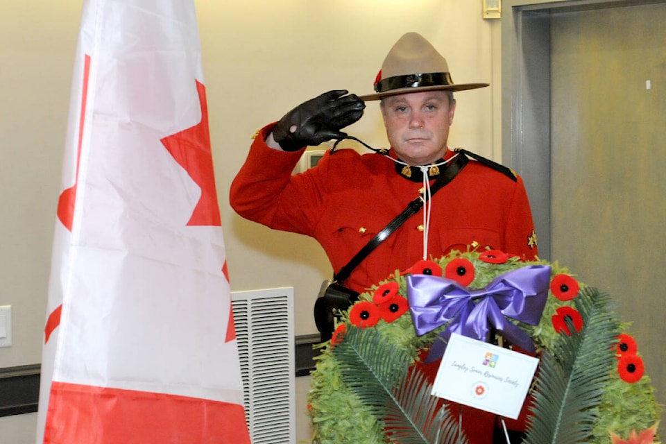 web1_231110-lat-hc-seniorcentreremembrance-