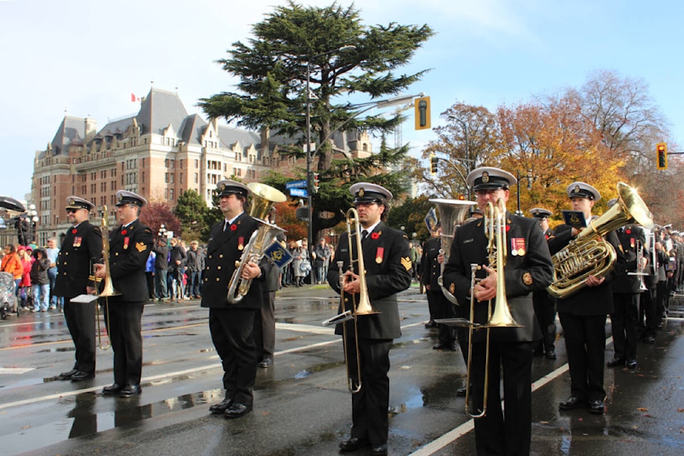 web1_231111-vne-lest-we-forget_2