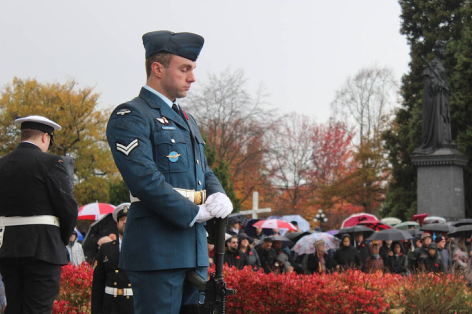 web1_231111-vne-lest-we-forget_3