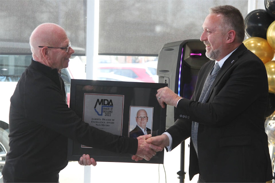 web1_231113-rda-car-dealer-award